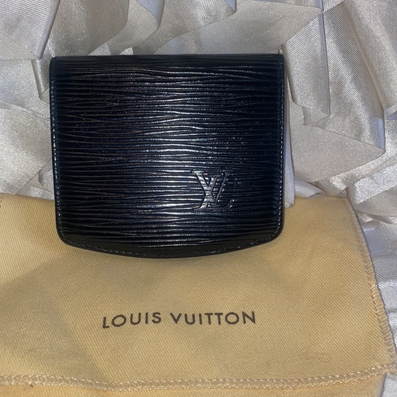 Louis Vuitton Handbags - Louis Vuitton Epi Cuvette Coin